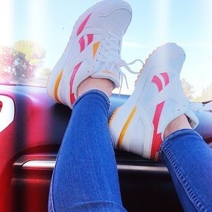 Gently Loved Royal Bridge 2.0 Sneaker